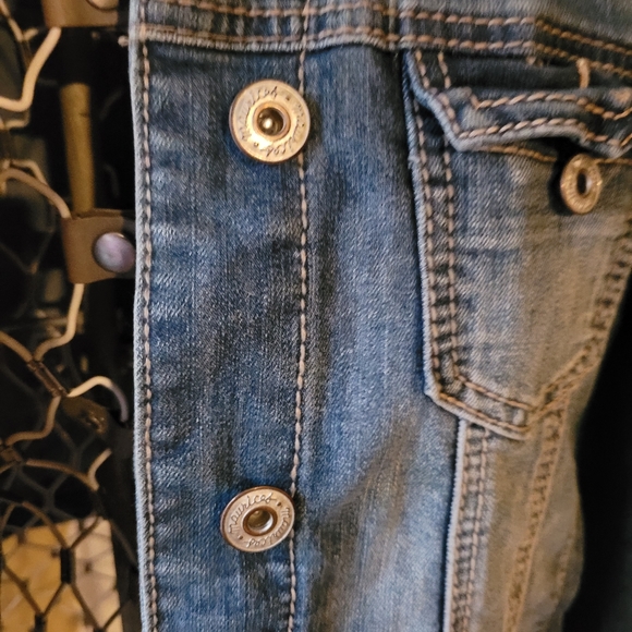 Maurice's denim jacket with button front cousure - Picture 4 of 7